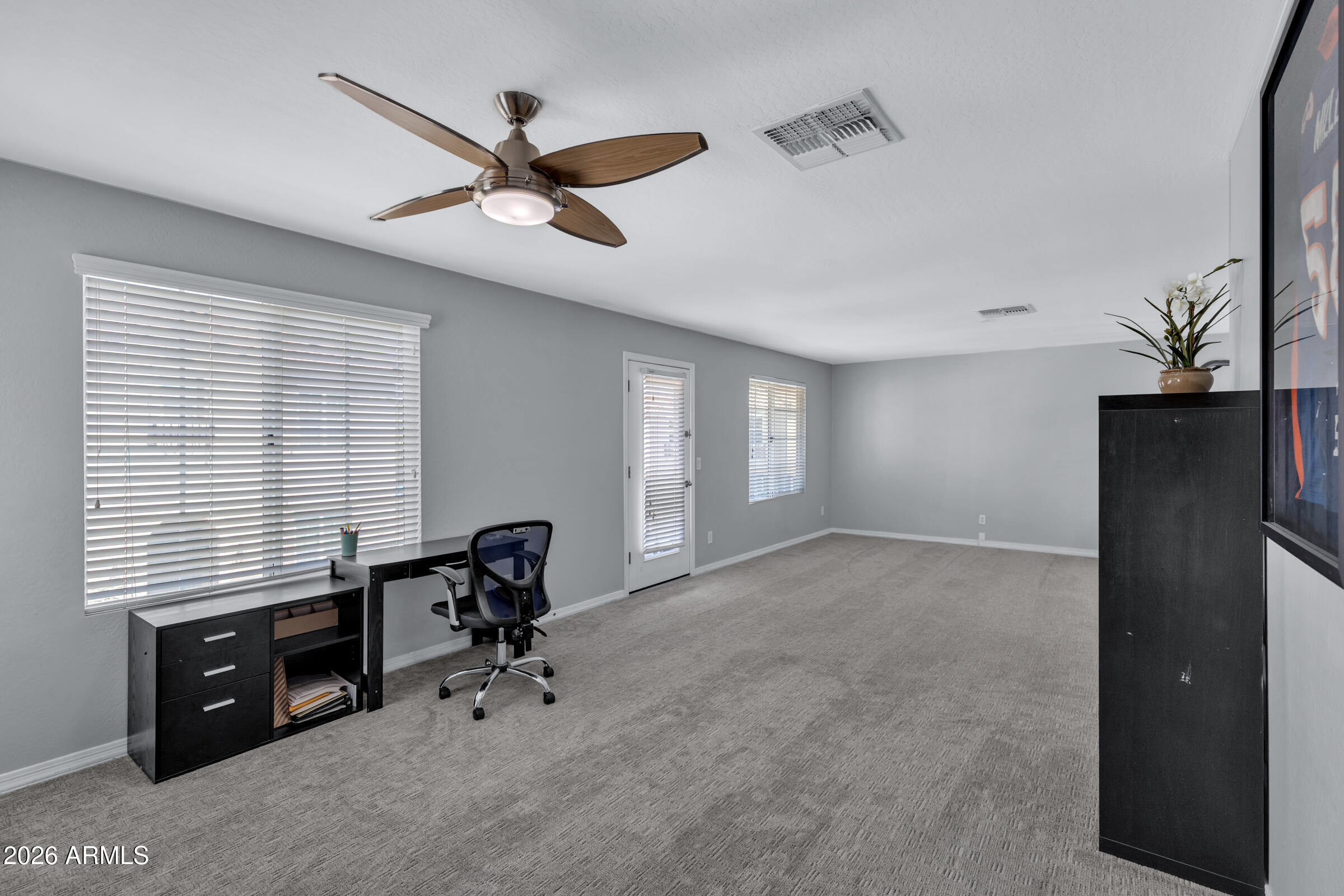 907 South Henry Lane Gilbert, AZ 85296 - Photo 18 of 29 907 S Henry Ln-19