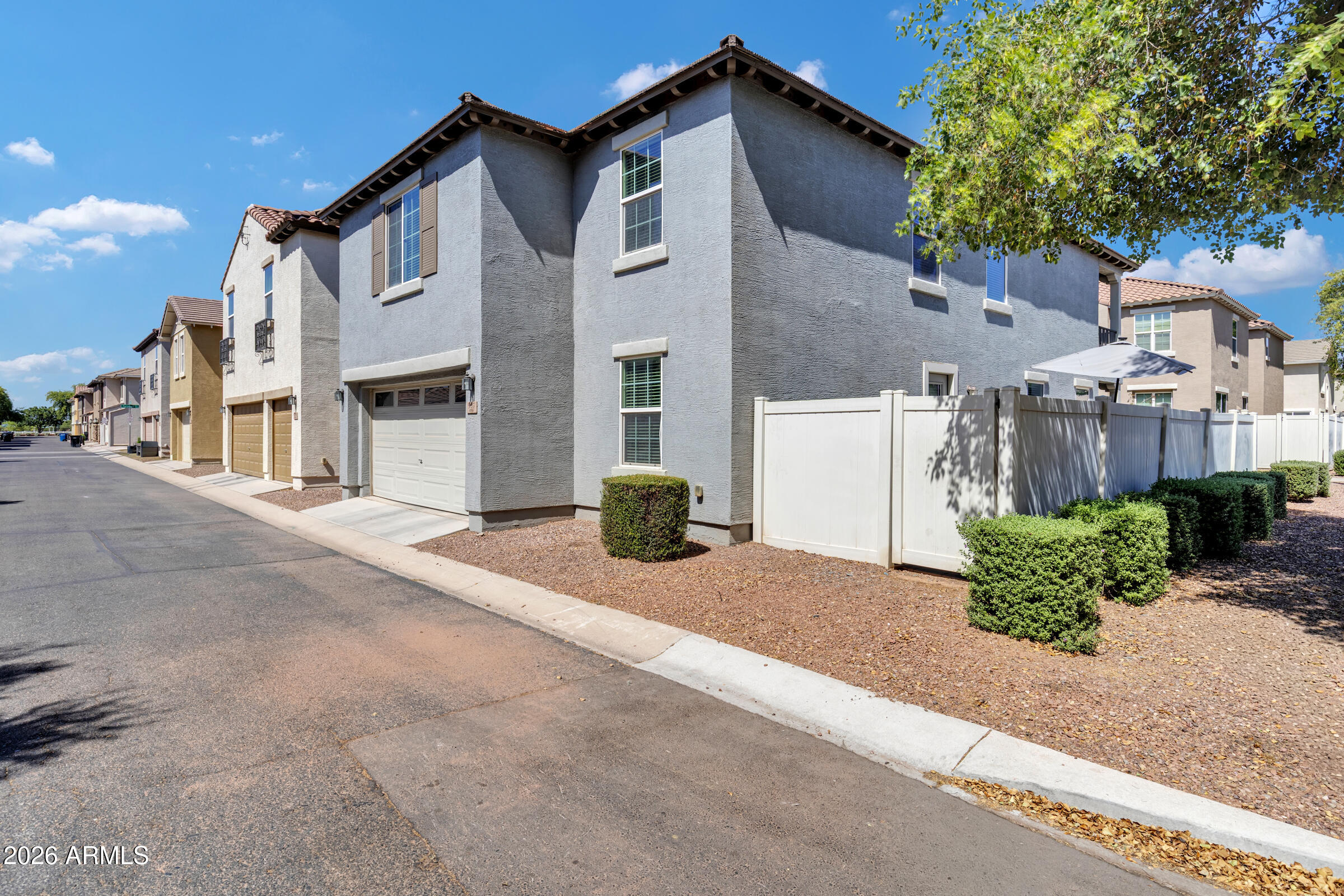 907 South Henry Lane Gilbert, AZ 85296 - Photo 29 of 29 907 S Henry Ln-32