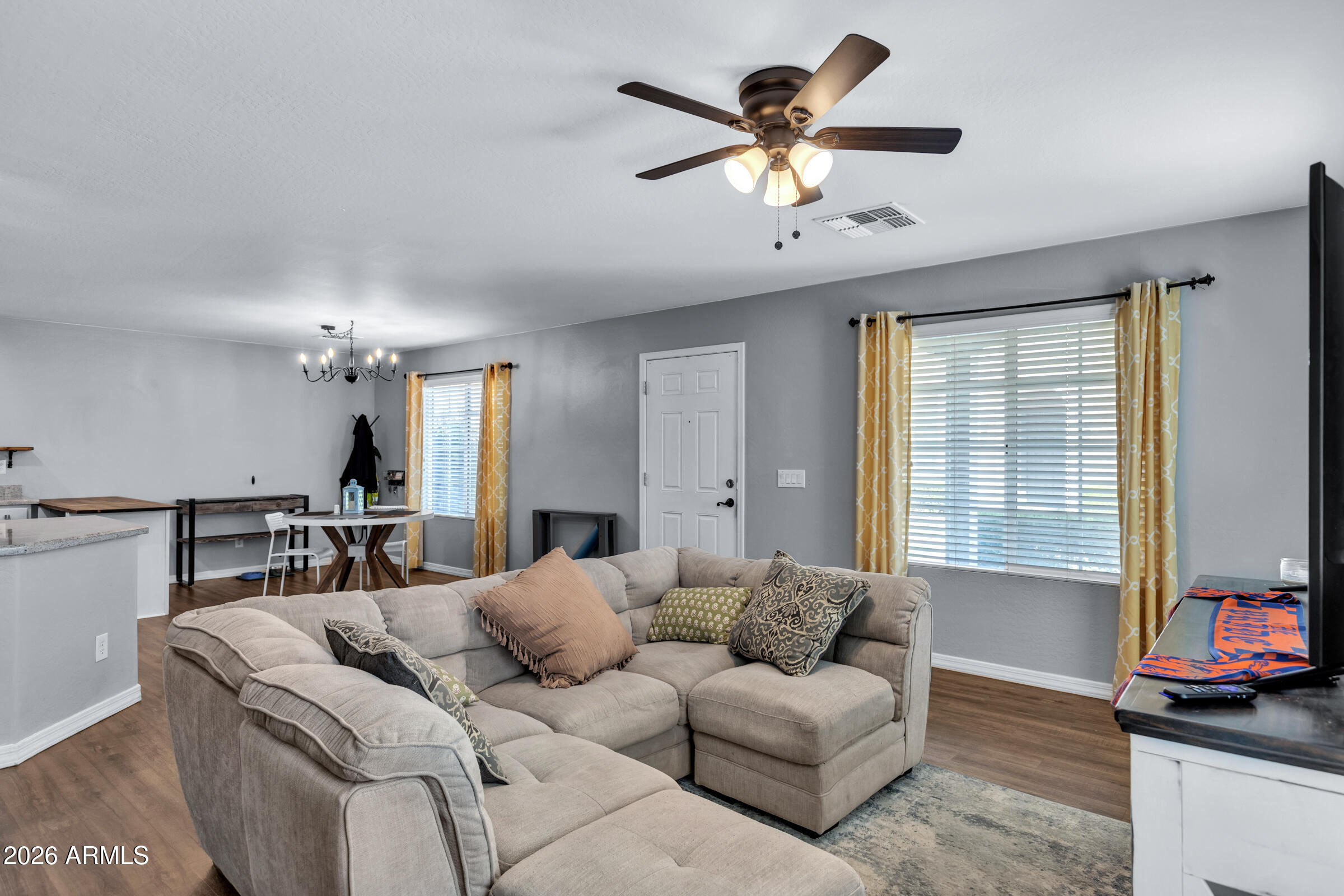 907 South Henry Lane Gilbert, AZ 85296 - Photo 6 of 29 907 S Henry Ln-7