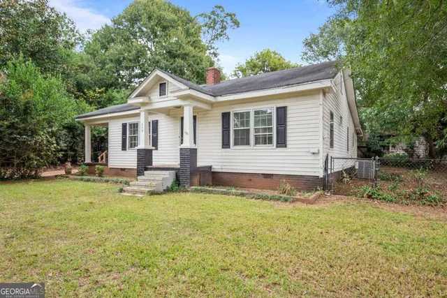 $1,700 | 209 North Lee Street, LaGrange, GA 30240