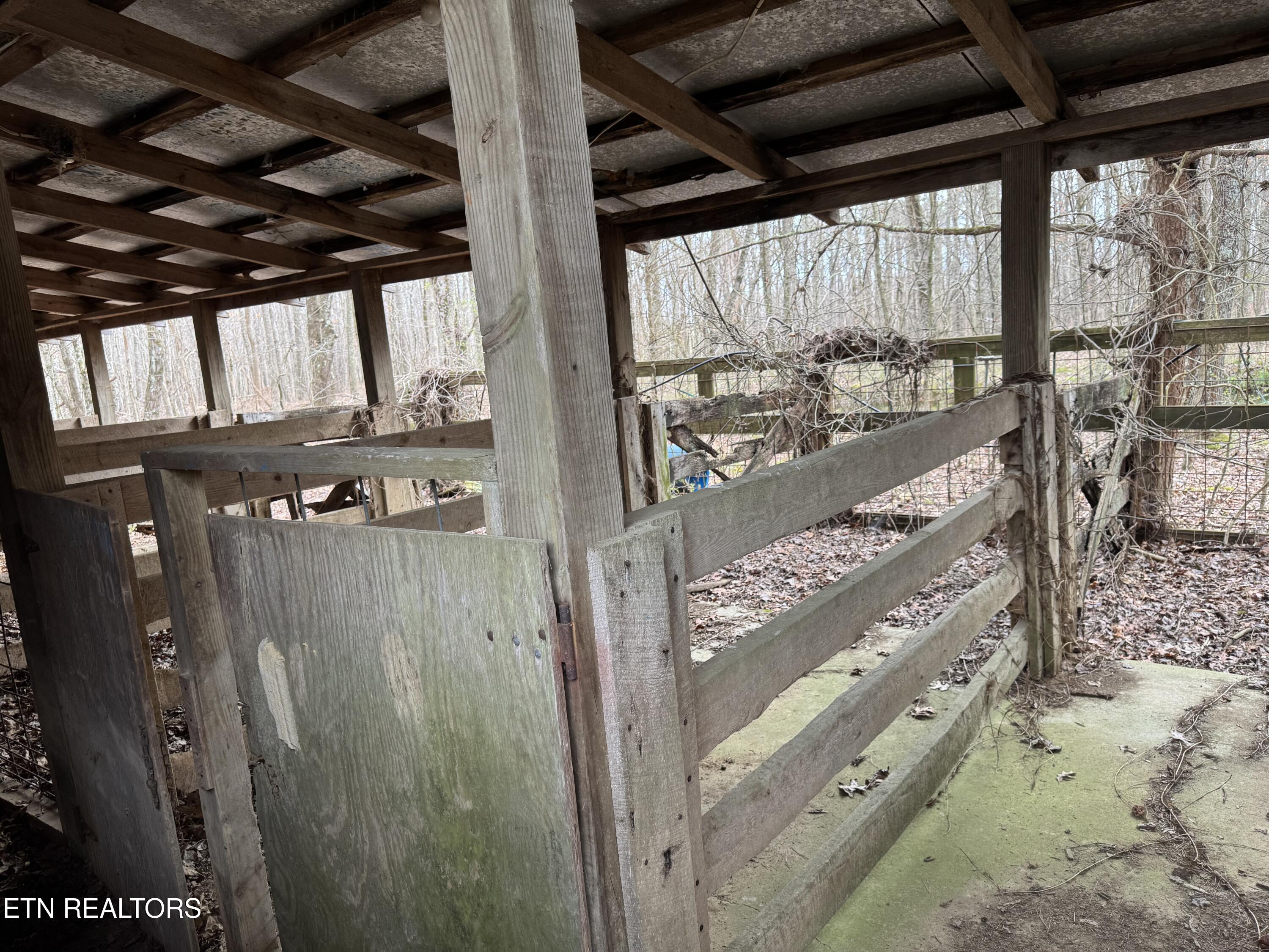 1261 Roanoke Road Jamestown, TN 38556 - Photo 14 of 16 IMG_9663