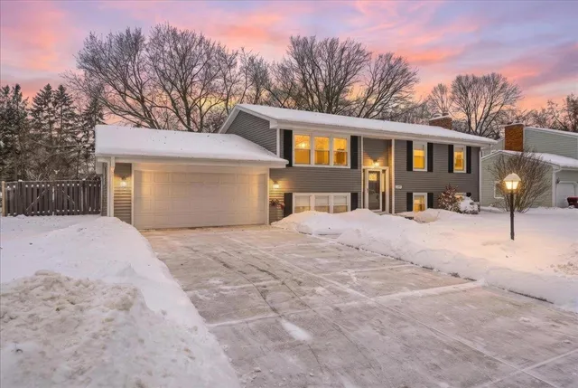 $430,000 | 7048 Montrose Road, Woodbury, MN 55125