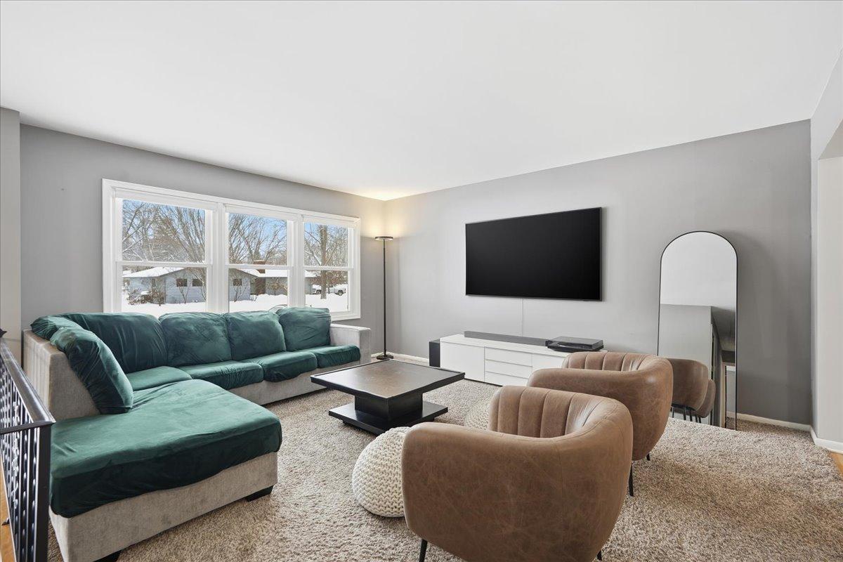 7048 Montrose Road Woodbury, MN 55125 - Photo 4 of 30