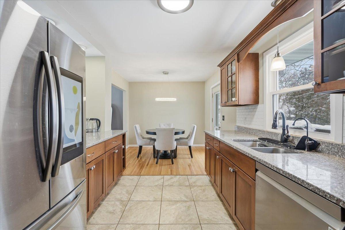 7048 Montrose Road Woodbury, MN 55125 - Photo 10 of 30