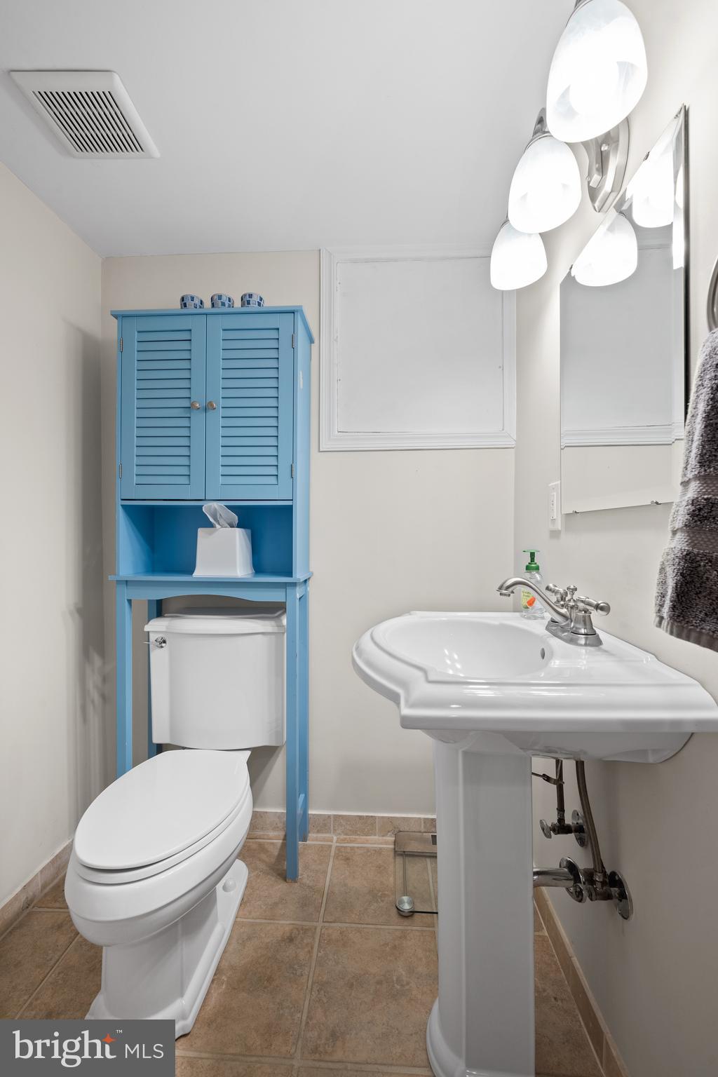 244 Righter Street Philadelphia, PA 19128 - Photo 23 of 28 Updated half bath
