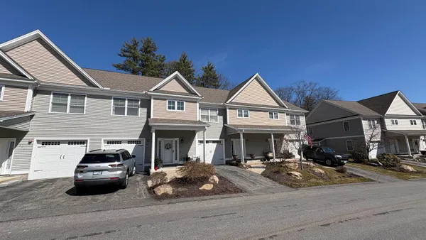 $509,999 | 109 Woodview Way, Manchester, NH 03102