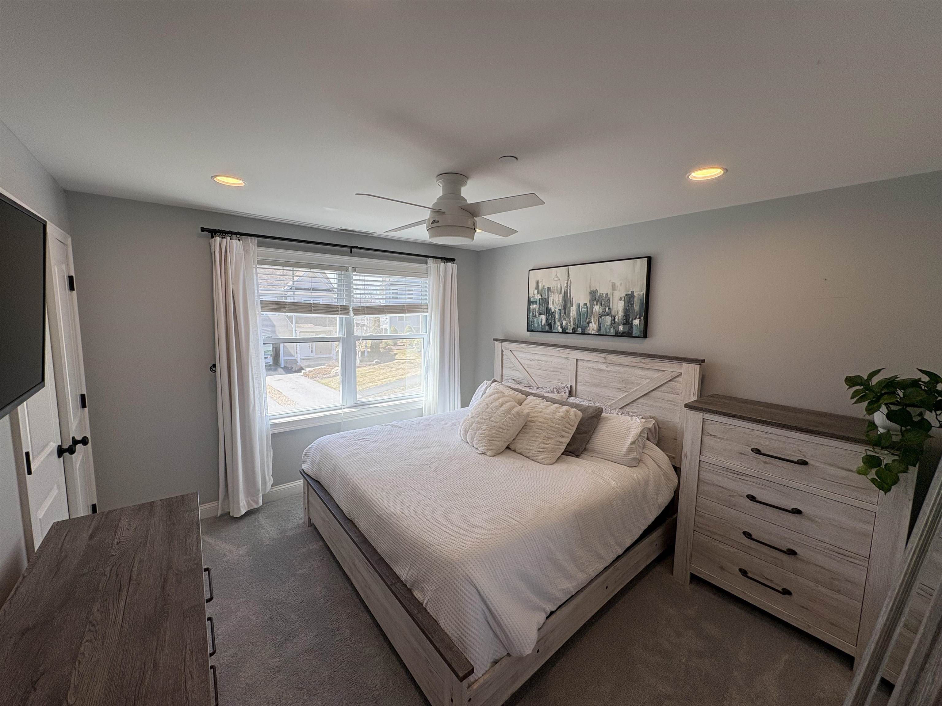 109 Woodview Way Manchester, NH 03102 - Photo 27 of 32