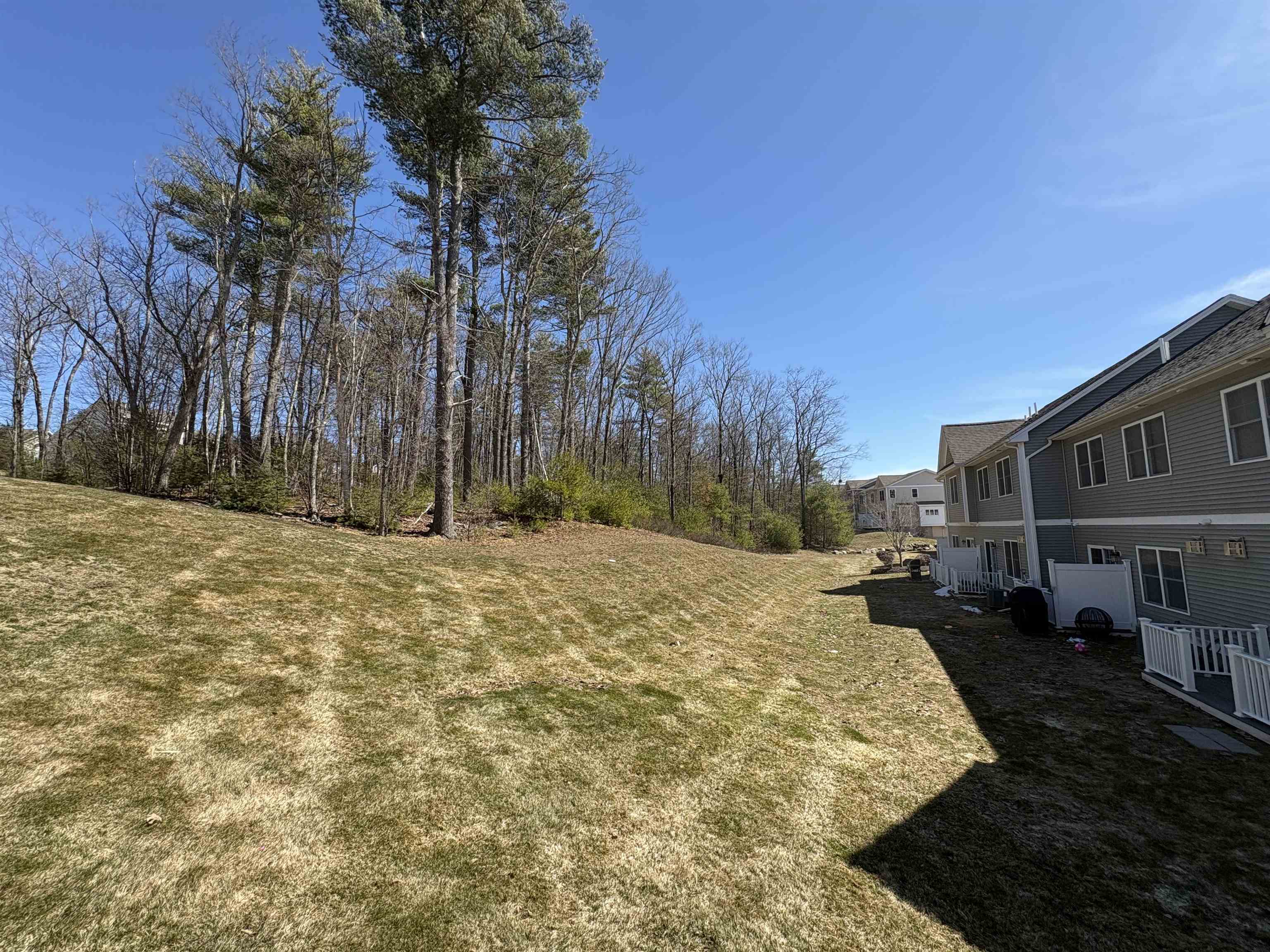 109 Woodview Way Manchester, NH 03102 - Photo 5 of 32