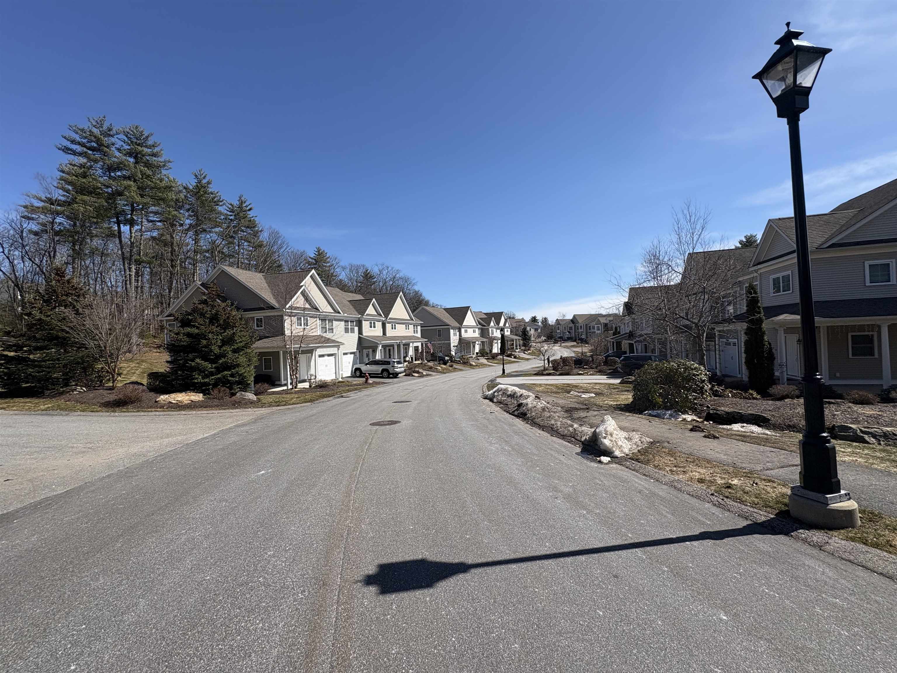 109 Woodview Way Manchester, NH 03102 - Photo 6 of 32