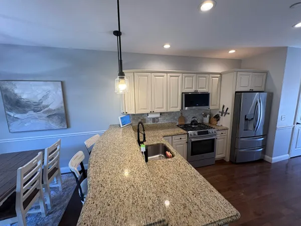 $509,999 | 109 Woodview Way, Manchester, NH 03102