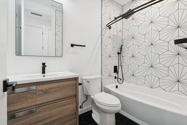 $480,000 | 5824 North Lincoln Avenue, Unit GN, Chicago, IL 60659