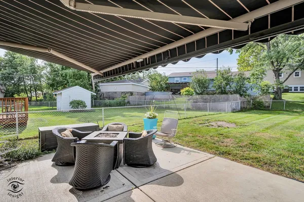 $345,700 | 8838 Oakwood Drive, Hickory Hills, IL 60457