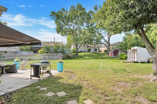 $349,900 | 8838 Oakwood Drive, Hickory Hills, IL 60457