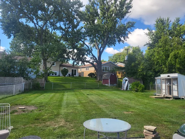 $349,900 | 8838 Oakwood Drive, Hickory Hills, IL 60457