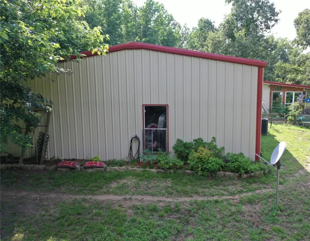 $380,000 | 501 An County Road 3703, Palestine, TX 75801