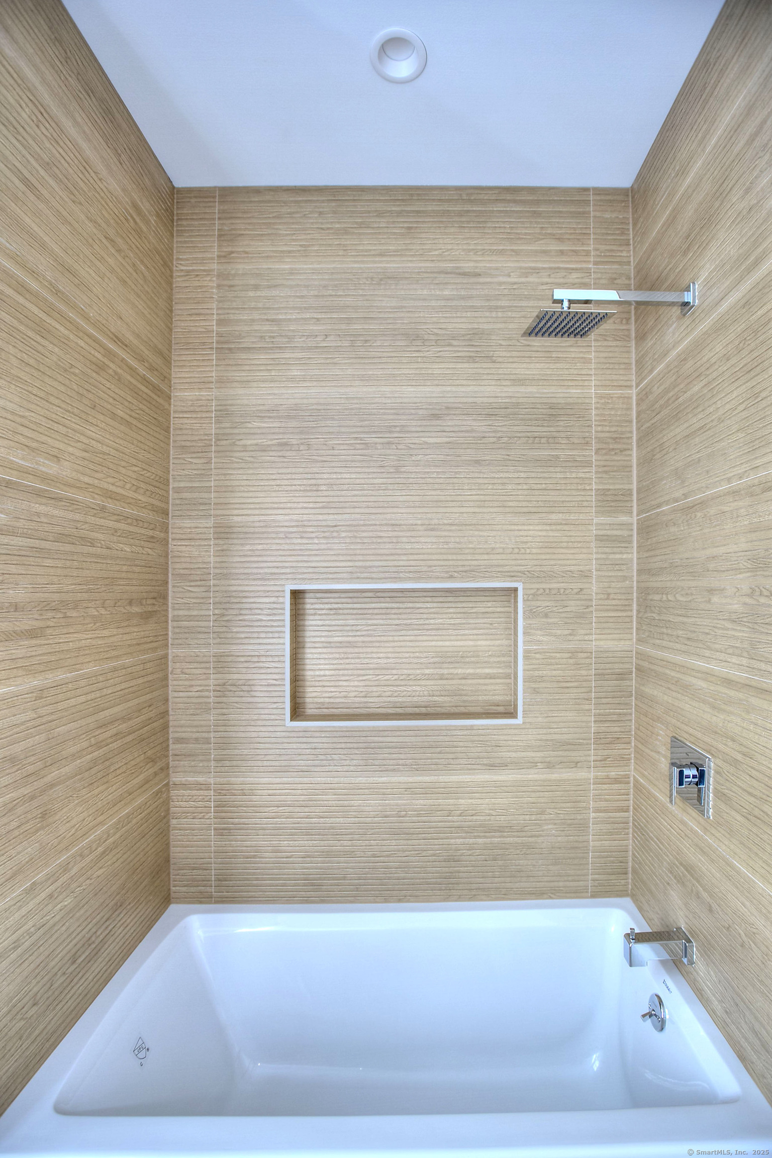 3 Hubbel's Lane Westport, CT 06880 - Photo 38 of 40 This one has a tub as well.