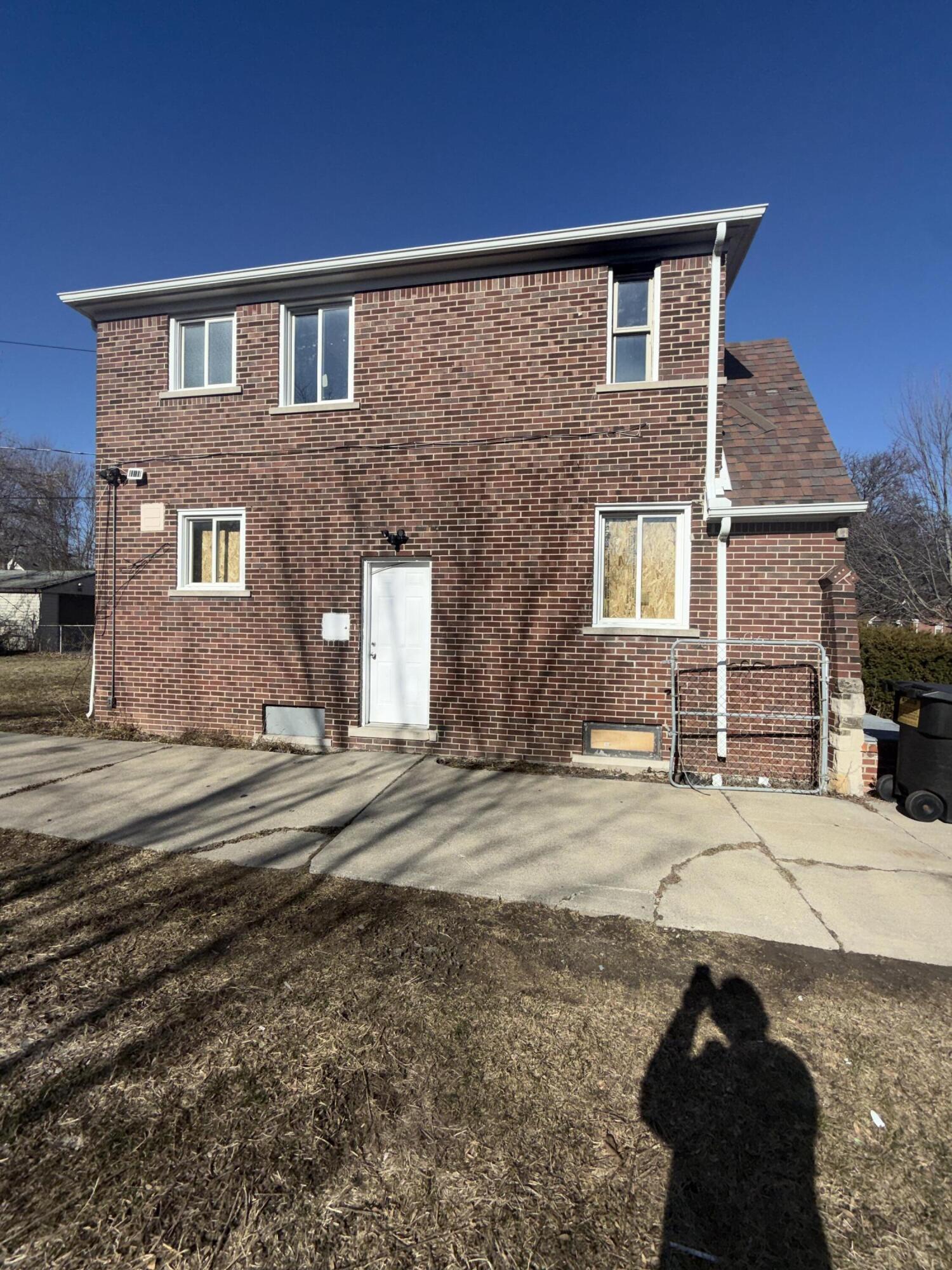12661 Riad Street Detroit, MI 48224 - Photo 4 of 23 IMG_4335