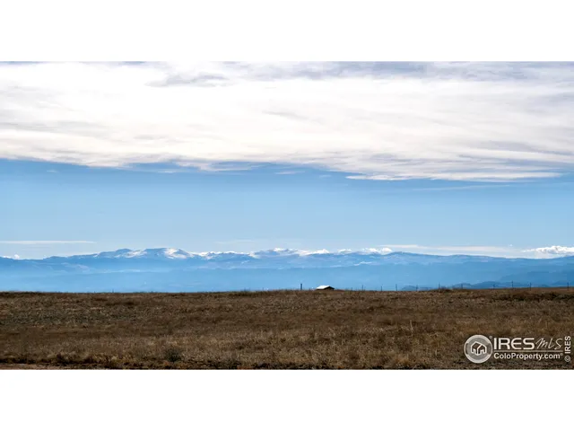 a black and white photo of a room