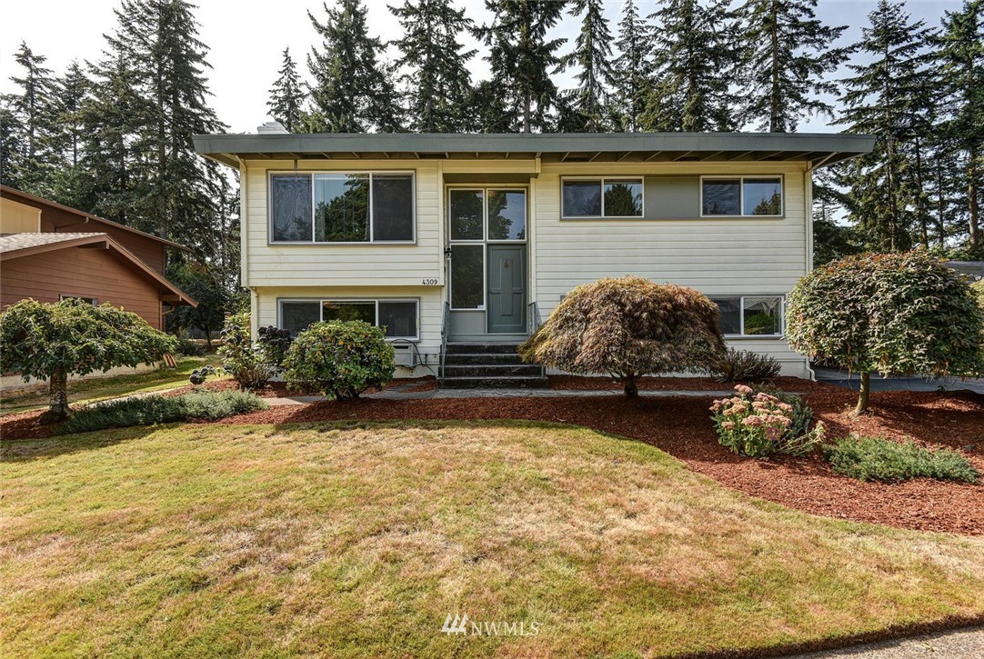 4309 Northeast 17th Street Renton, WA 98059 - Photo 2 of 25