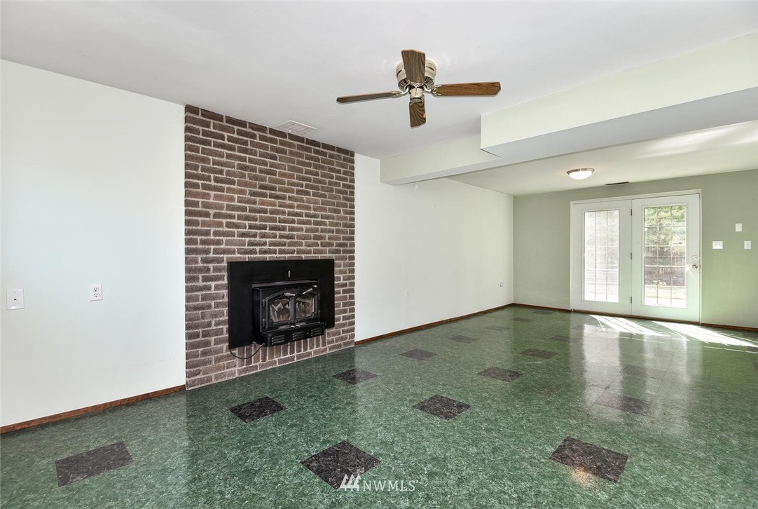 4309 Northeast 17th Street Renton, WA 98059 - Photo 16 of 25