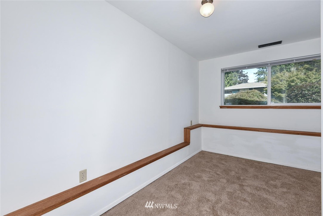 4309 Northeast 17th Street Renton, WA 98059 - Photo 21 of 25