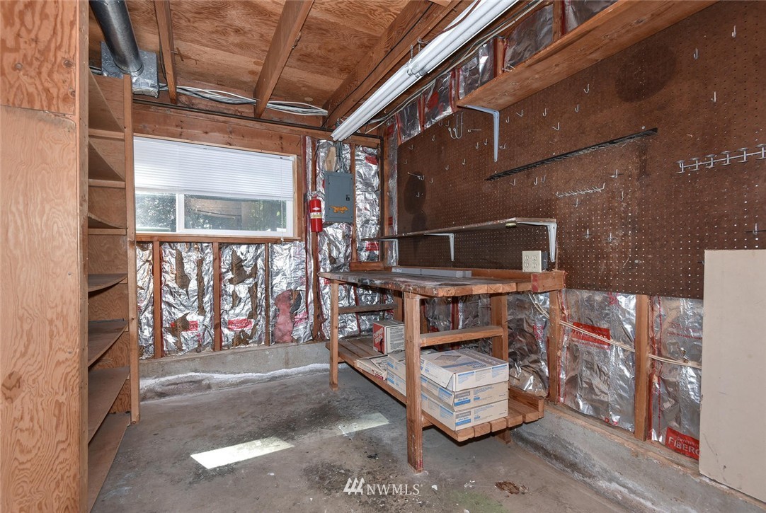4309 Northeast 17th Street Renton, WA 98059 - Photo 22 of 25