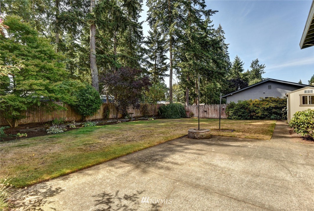 4309 Northeast 17th Street Renton, WA 98059 - Photo 23 of 25