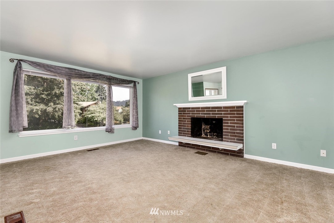 4309 Northeast 17th Street Renton, WA 98059 - Photo 4 of 25
