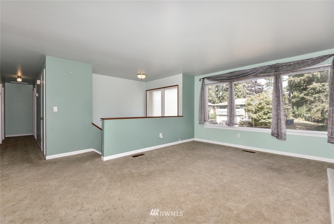 4309 Northeast 17th Street Renton, WA 98059 - Photo 5 of 25