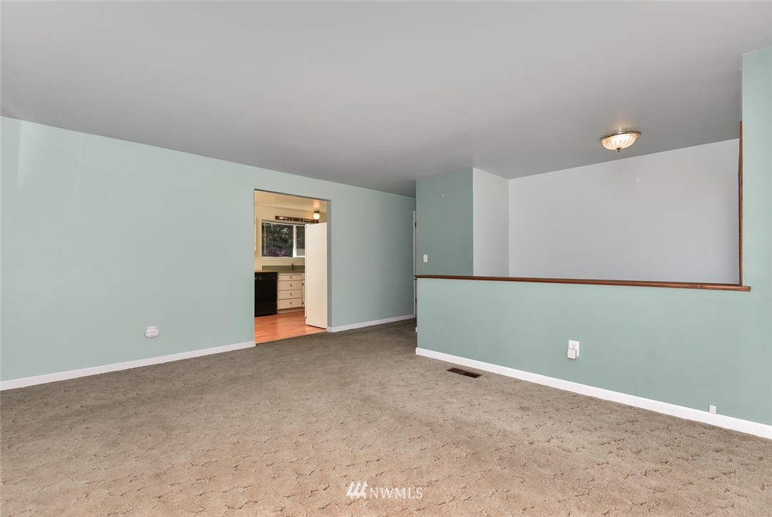 4309 Northeast 17th Street Renton, WA 98059 - Photo 6 of 25