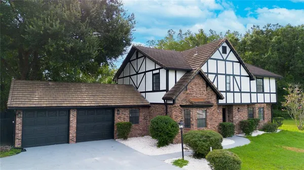 $670,000 | 2540 Albany Drive, Kissimmee, FL 34758