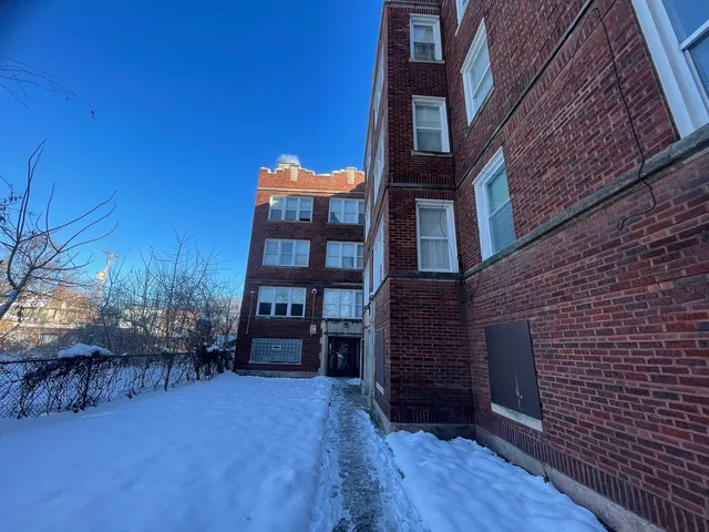 $1,300 | 7029 South Indiana Avenue, Unit 2E, Chicago, IL 60637