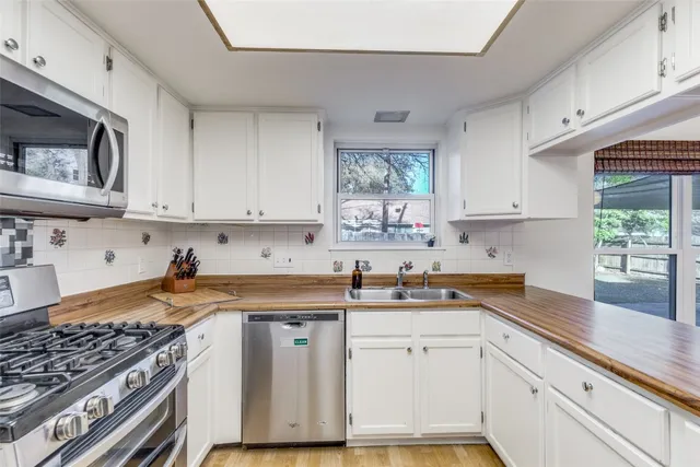 $3,900 | 4002 Biscay Drive, Austin, TX 78759