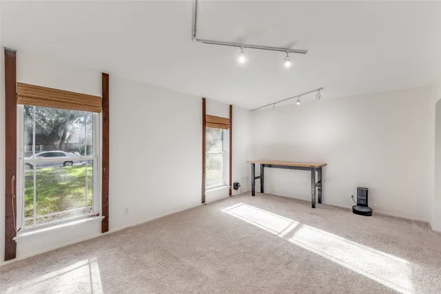 $3,900 | 4002 Biscay Drive, Austin, TX 78759