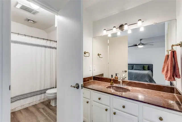 $3,900 | 4002 Biscay Drive, Austin, TX 78759