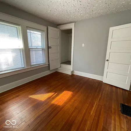 $1,250 | 854 North Tacoma Avenue, Indianapolis, IN 46201