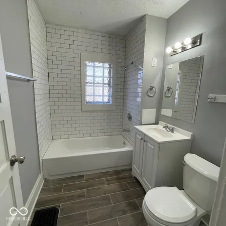 $1,250 | 854 North Tacoma Avenue, Indianapolis, IN 46201