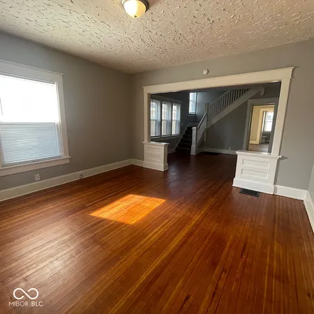 $1,250 | 854 North Tacoma Avenue, Indianapolis, IN 46201