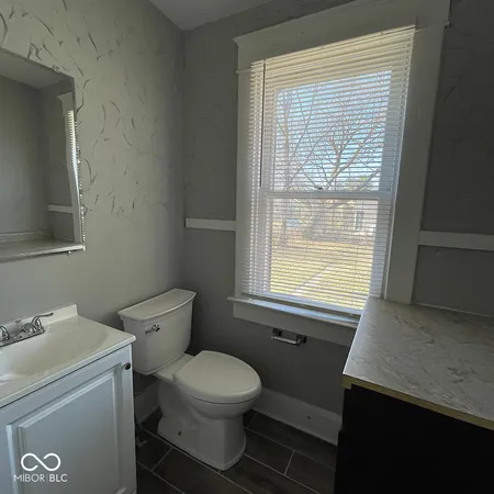 $1,250 | 854 North Tacoma Avenue, Indianapolis, IN 46201