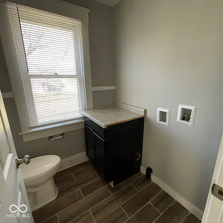 $1,250 | 854 North Tacoma Avenue, Indianapolis, IN 46201