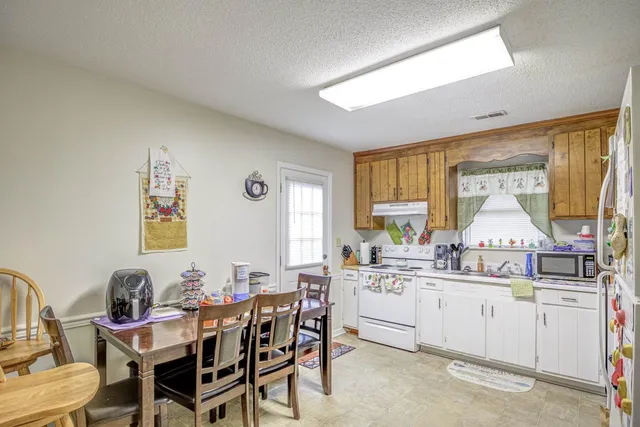 $1,200 | 804 West Anderson Street, Selma, NC 27576