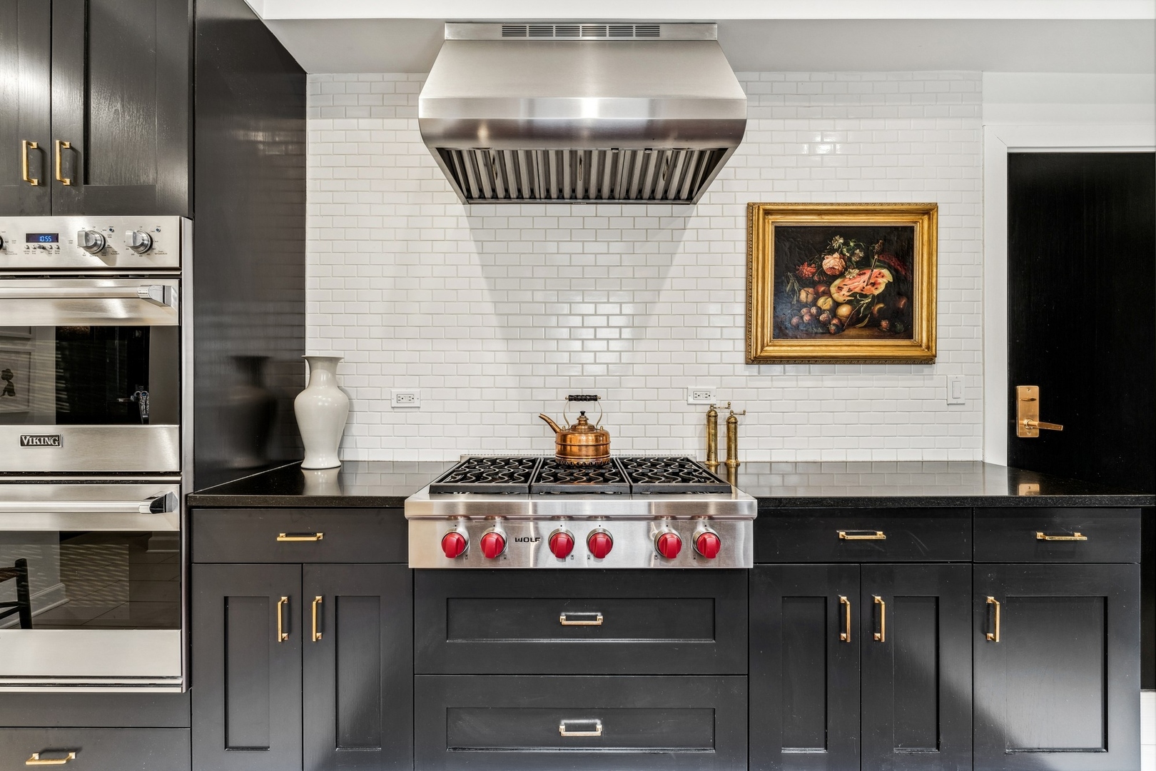 3100 North Sheridan Road, Unit 14B Chicago, IL 60657 - Photo 29 of 50 a view of a kitchen counter space