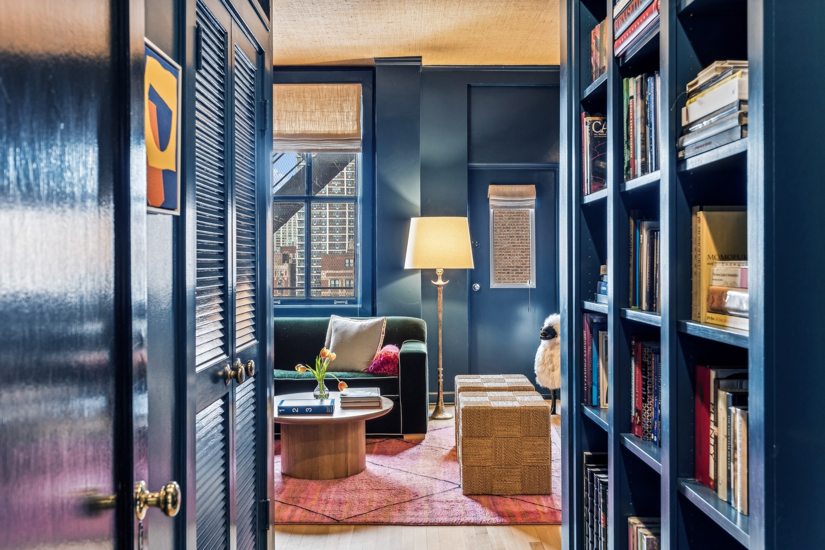 3100 North Sheridan Road, Unit 14B Chicago, IL 60657 - Photo 30 of 50 a living room with furniture and a potted plant