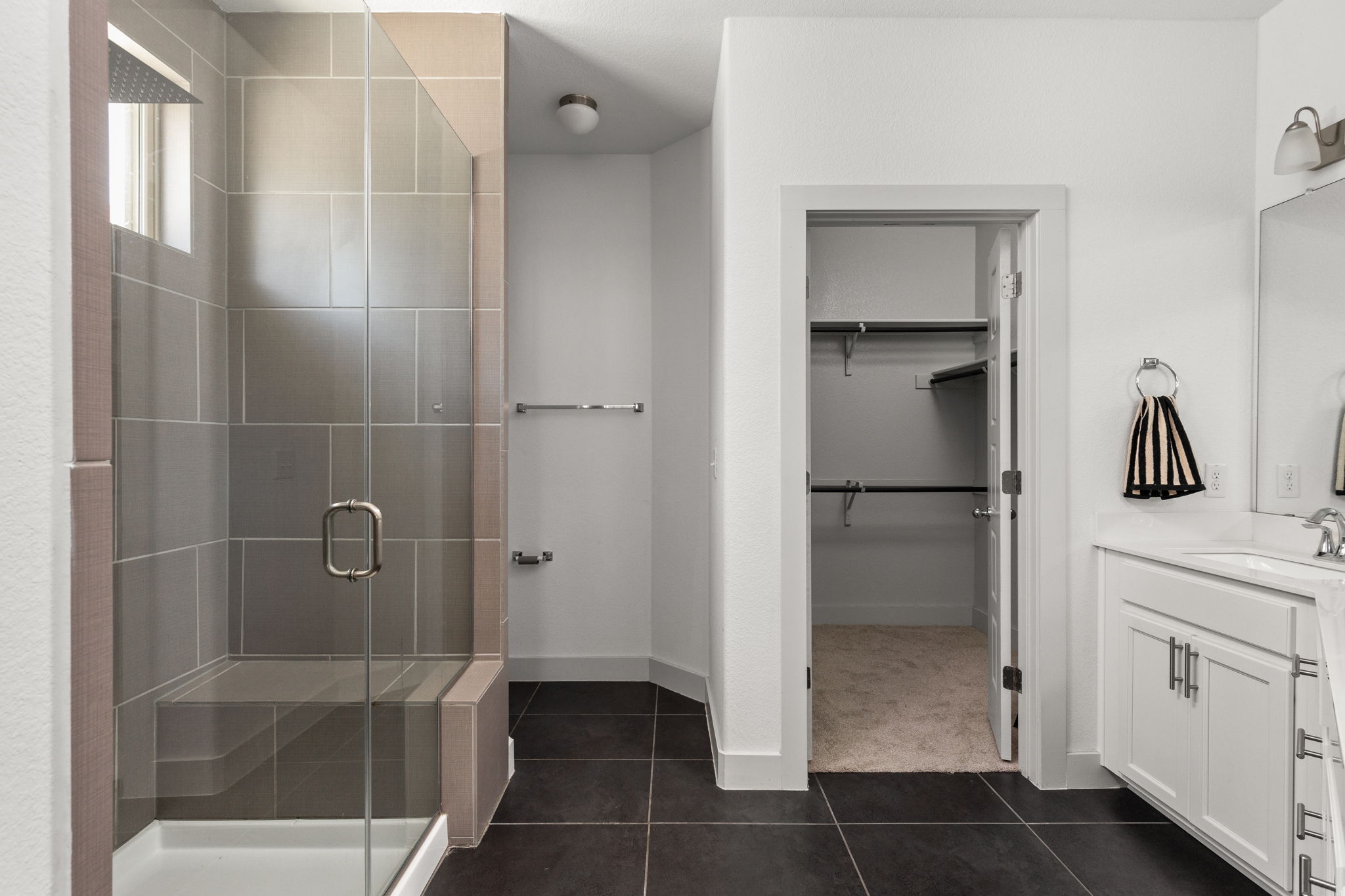 907 Totis Road Austin, TX 78748 - Photo 17 of 30 Primary bathroom and oversized walk-in closet