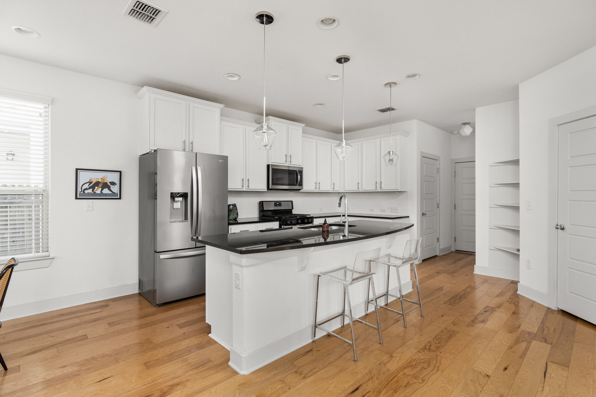 907 Totis Road Austin, TX 78748 - Photo 6 of 30 Gourmet eat-in kitchen