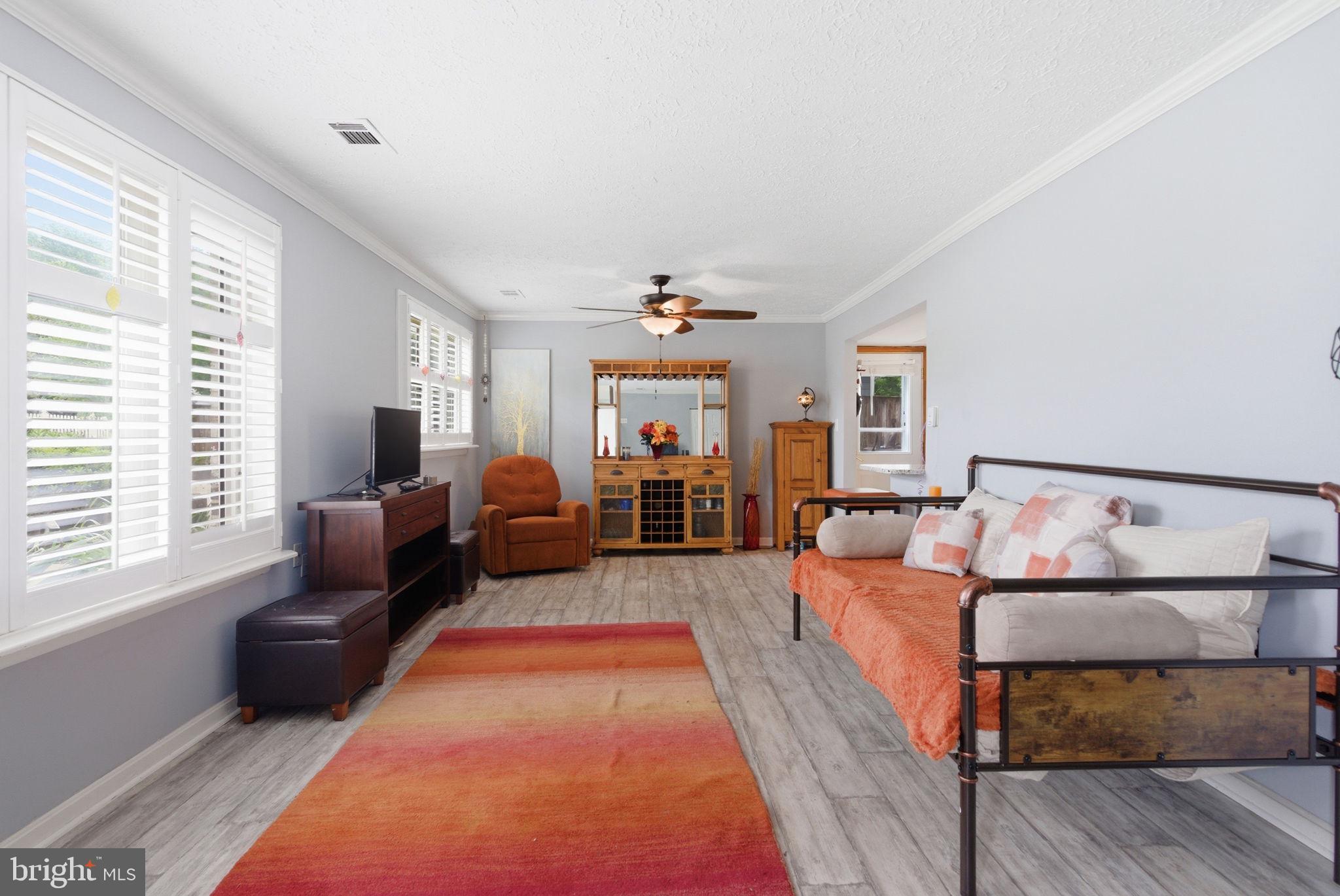 1071 Kings Road Pasadena, MD 21122 - Photo 3 of 27 Gallery Image 3