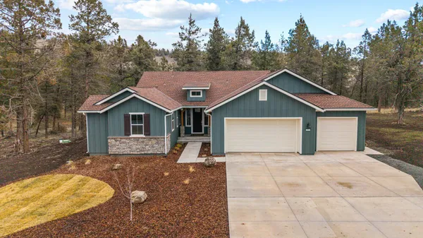 $629,000 | 1211 Vine Maple Drive, Klamath Falls, OR 97601
