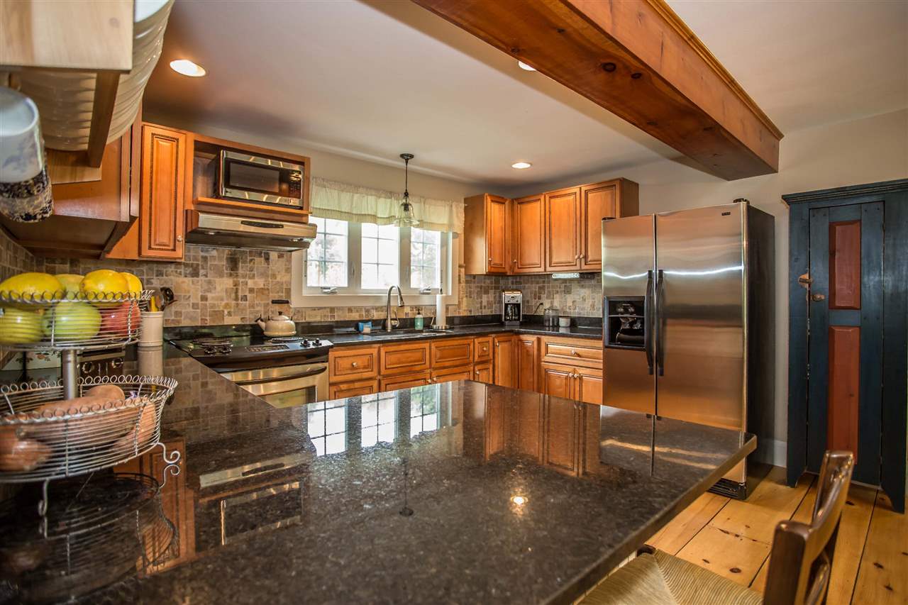 186 North Amherst Road Bedford, NH 03110 - Photo 5 of 12 Gallery Image 5