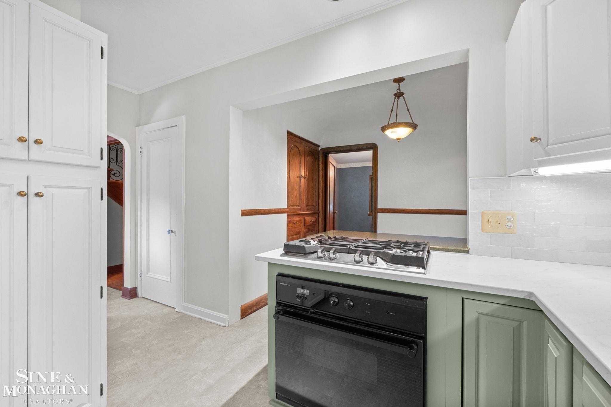 502 Pemberton Road Grosse Pointe, MI 48230 - Photo 23 of 71 50189038-d6fa6627-c7a7-42c3-8459-0423db3ad927.JPG