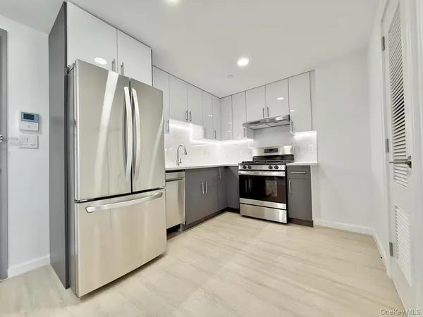 $835,000 | 134-50 Blossom Avenue, Unit 4F | Flushing